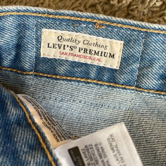 Levi’s premium 50 women’s distressed blue Jean shorts size 25 - Picture 2 of 7